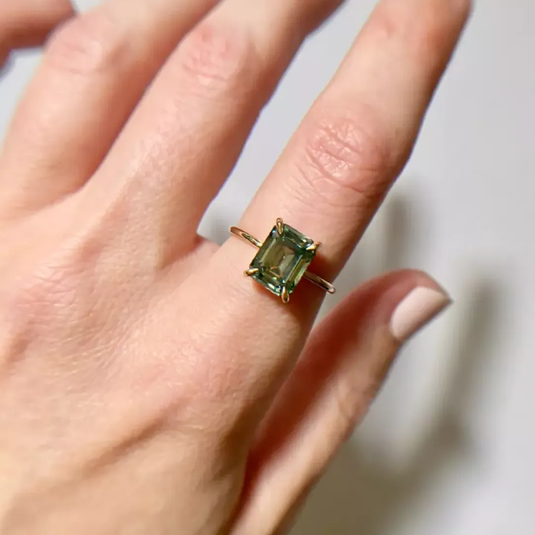 /public/photos/live/Green Emerald Moissanite Dainty Gold Ring 580 (5).webp